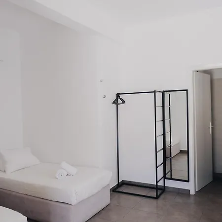 Paradise Aparthotel 3*